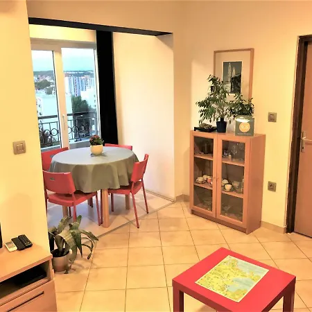 Center - Near The Central Bus Station 아파트